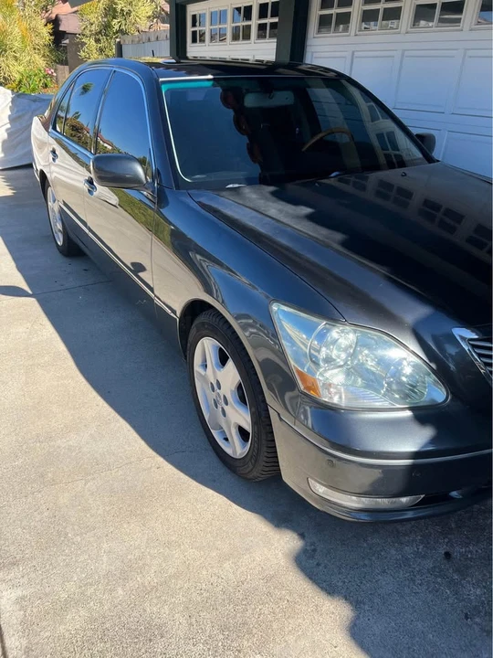2004 Lexus LS 3rd Gen - Image 9 of 20