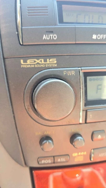 2004 Lexus LS 3rd Gen - Image 4 of 13