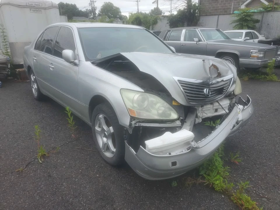 2004 Lexus LS 3rd Gen - Image 5 of 17