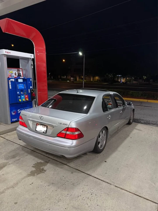 2004 Lexus LS 3rd Gen - Image 4 of 5
