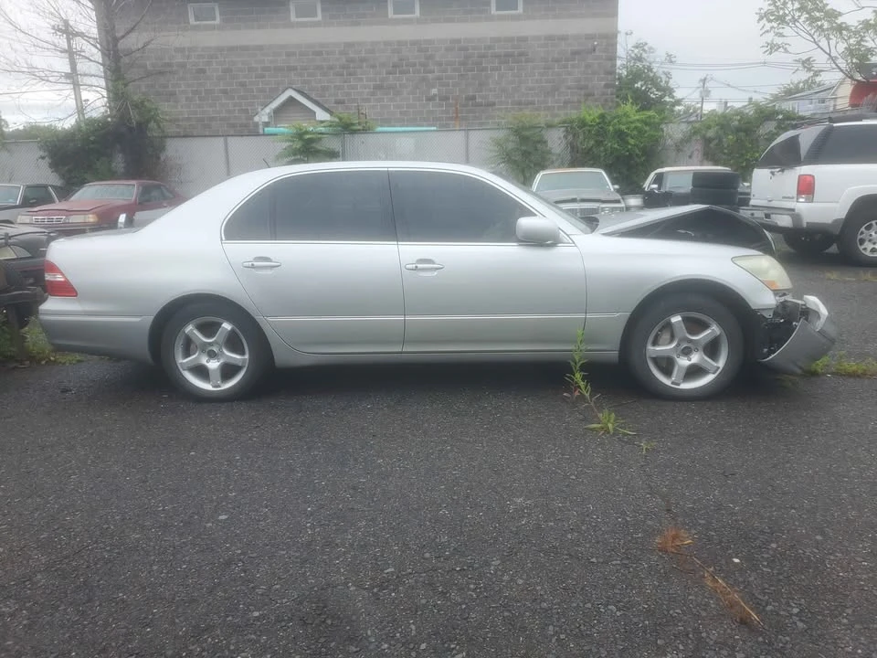 2004 Lexus LS 3rd Gen - Image 4 of 17