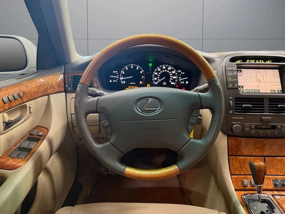 2004 Lexus LS 3rd Gen - Image 11 of 20
