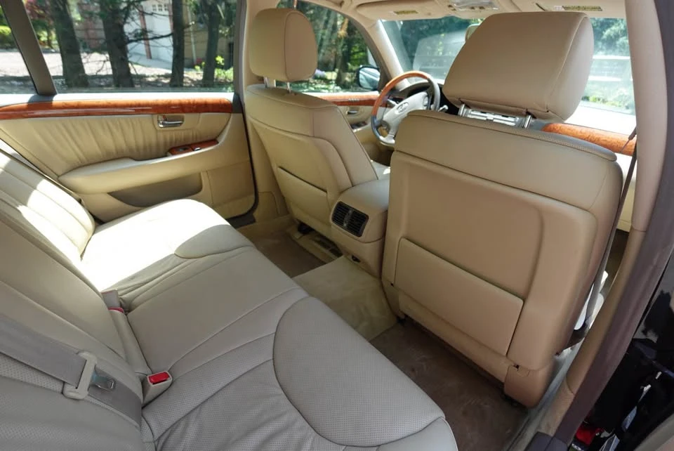 2004 Lexus LS 3rd Gen - Image 16 of 18