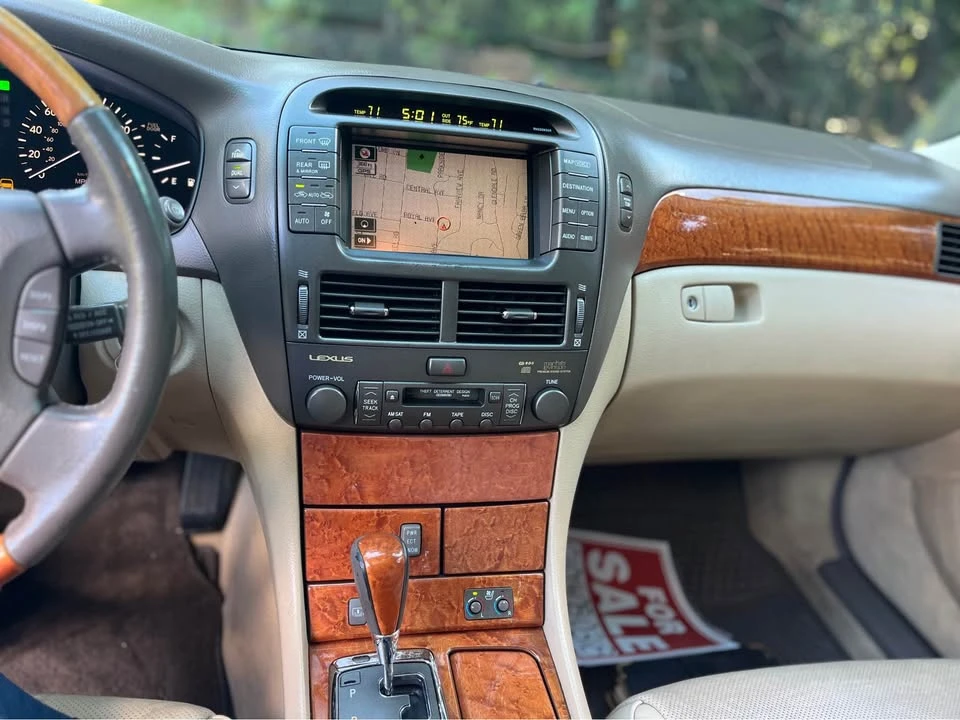 2004 Lexus LS 3rd Gen - Image 9 of 11