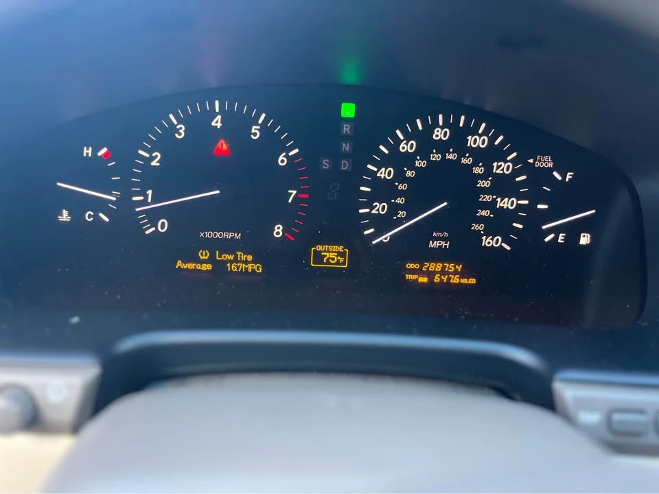 2004 Lexus LS 3rd Gen - Image 10 of 11