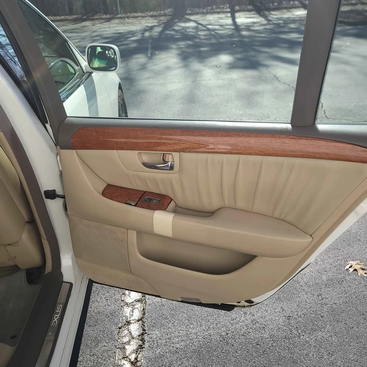 2004 Lexus LS 3rd Gen - Image 11 of 20