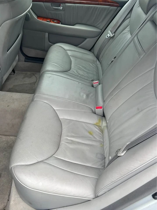 2004 Lexus LS 3rd Gen - Image 8 of 16
