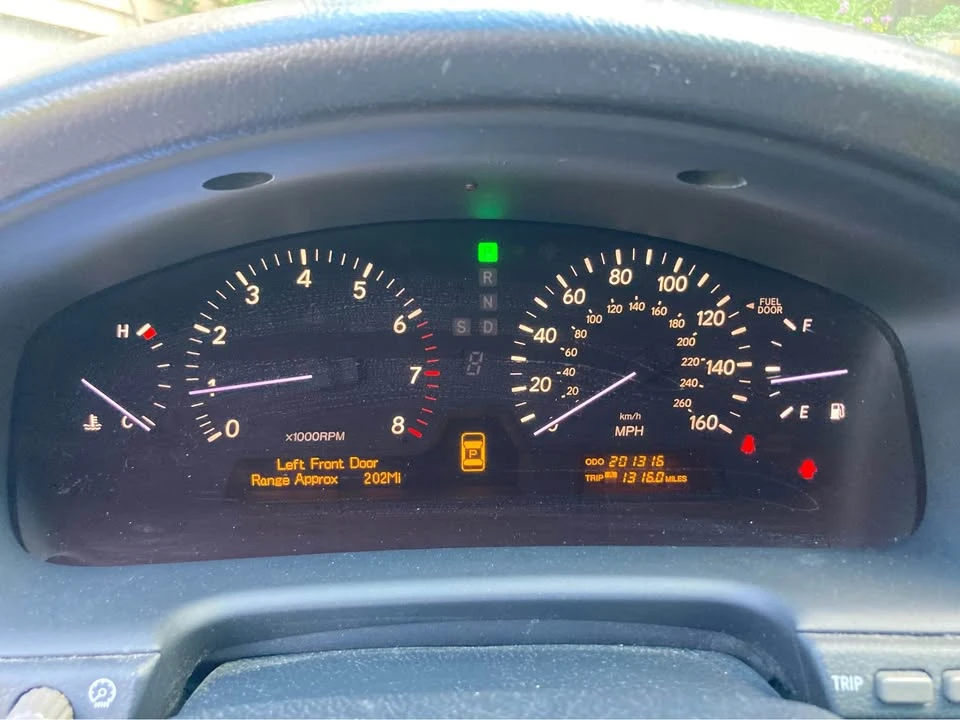2004 Lexus LS 3rd Gen - Image 5 of 13