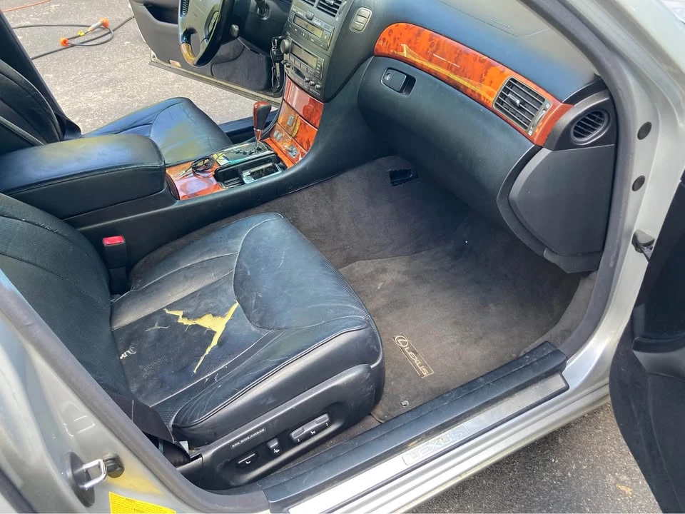 2004 Lexus LS 3rd Gen - Image 10 of 13