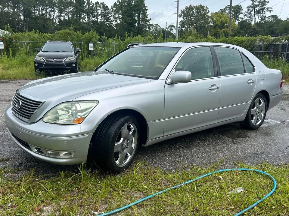 2004 Lexus LS 3rd Gen - Image 2 of 16