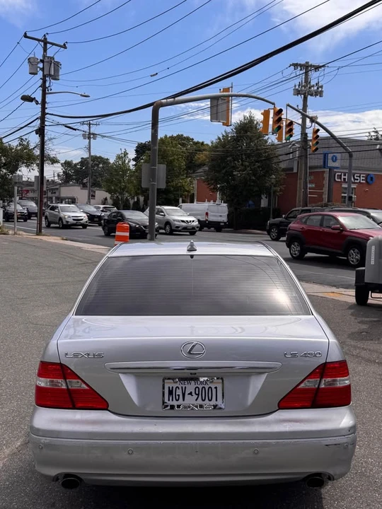 2004 Lexus LS 3rd Gen - Image 3 of 19