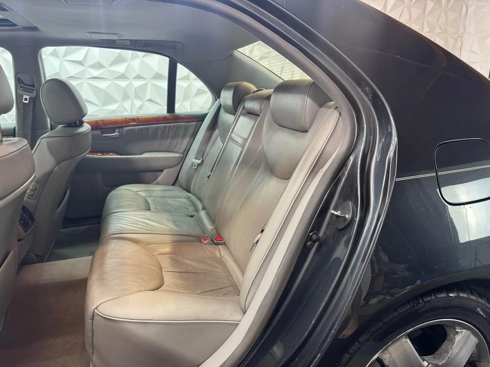 2004 Lexus LS 3rd Gen - Image 13 of 20