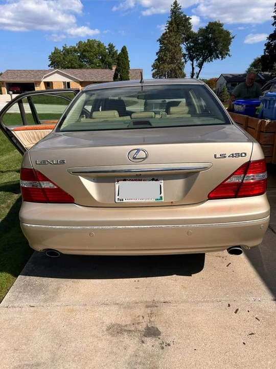 2004 Lexus LS 3rd Gen - Image 3 of 13