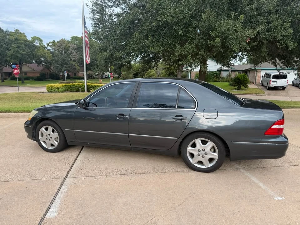 2004 Lexus LS 3rd Gen - Image 2 of 15