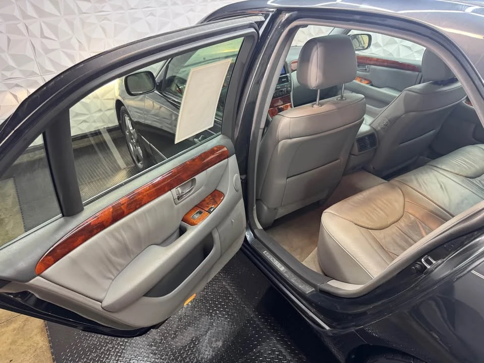 2004 Lexus LS 3rd Gen - Image 12 of 20