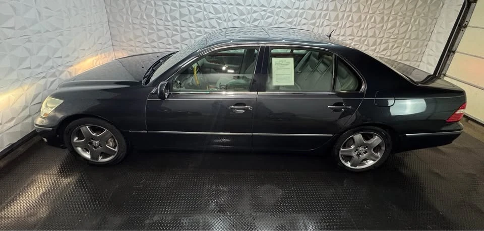 2004 Lexus LS 3rd Gen - Image 5 of 20