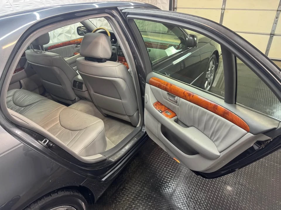 2004 Lexus LS 3rd Gen - Image 17 of 20