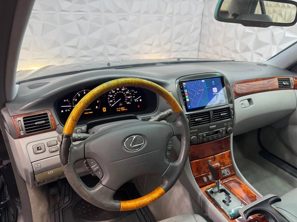 2004 Lexus LS 3rd Gen - Image 10 of 20