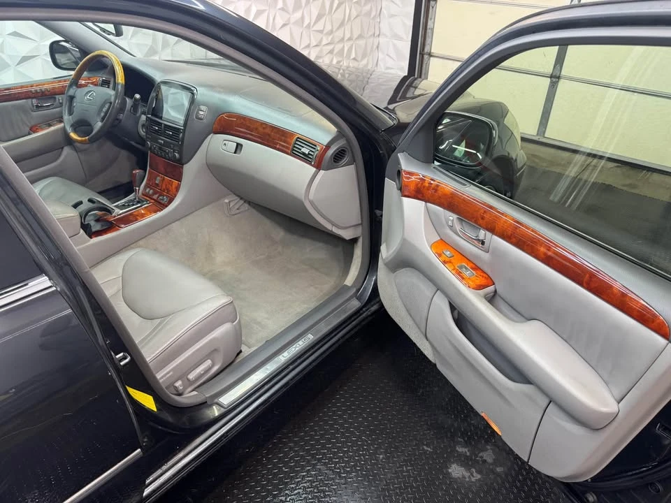 2004 Lexus LS 3rd Gen - Image 14 of 20