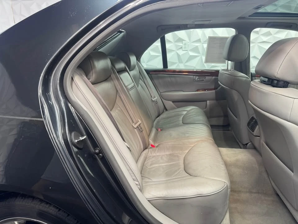 2004 Lexus LS 3rd Gen - Image 18 of 20