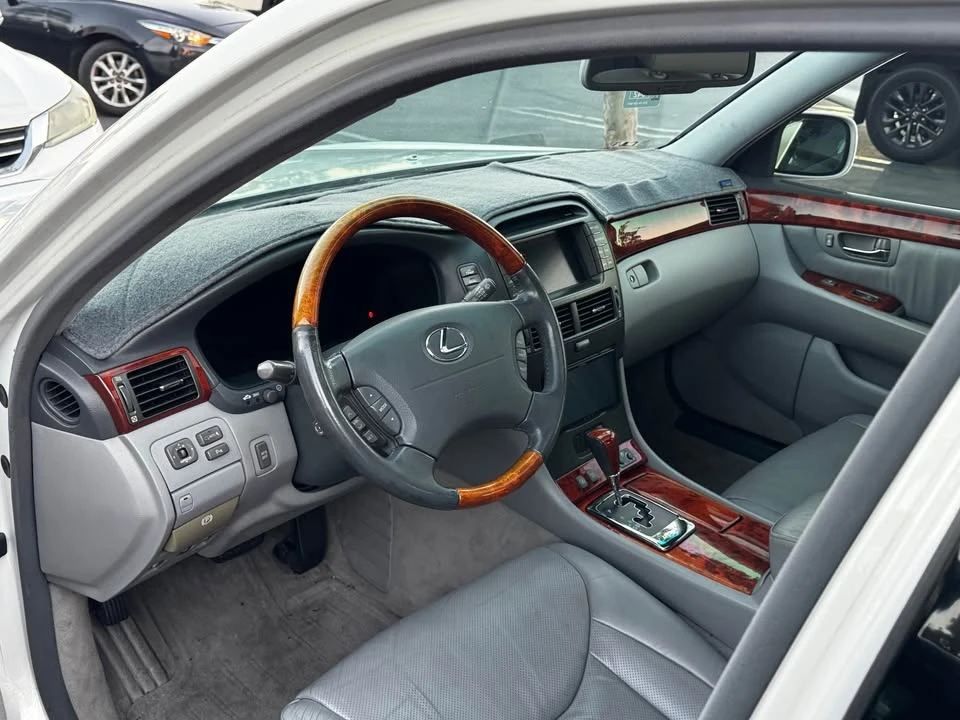 2004 Lexus LS 3rd Gen - Image 7 of 9