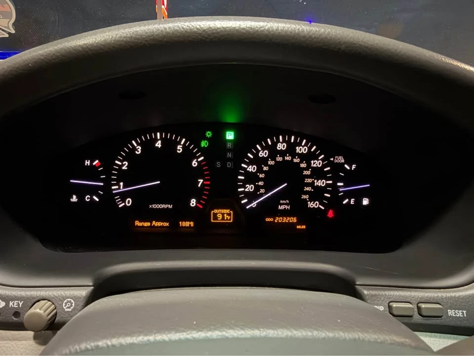 2004 Lexus LS 3rd Gen - Image 12 of 15