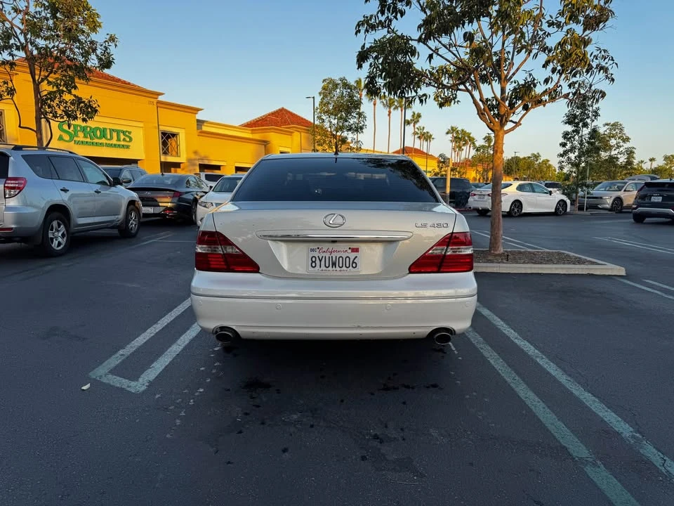 2004 Lexus LS 3rd Gen - Image 5 of 9