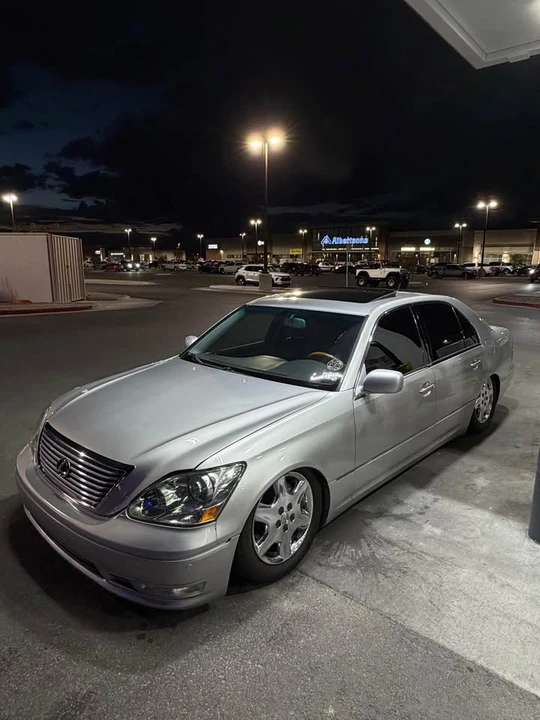 2004 Lexus LS 3rd Gen - Image 2 of 15