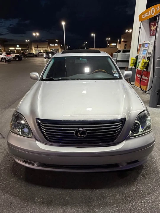 2004 Lexus LS 3rd Gen - Image 4 of 15