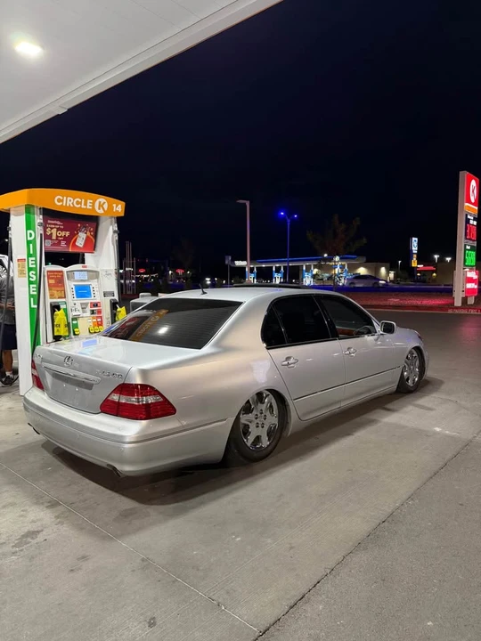 2004 Lexus LS 3rd Gen - Image 7 of 15