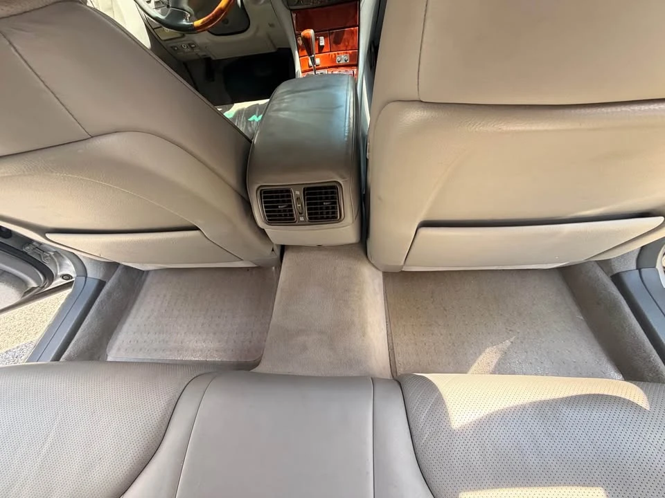 2004 Lexus LS 3rd Gen - Image 15 of 19
