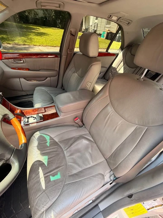 2004 Lexus LS 3rd Gen - Image 18 of 19