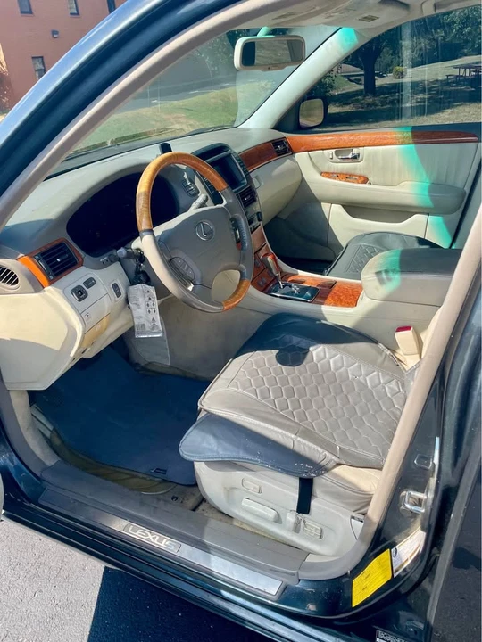 2004 Lexus LS 3rd Gen - Image 11 of 14