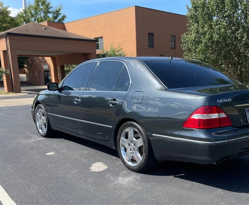 2004 Lexus LS 3rd Gen - Image 4 of 14