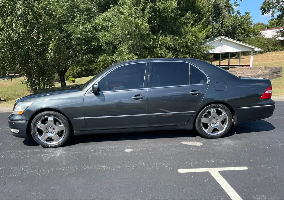 2004 Lexus LS 3rd Gen - Image 3 of 14