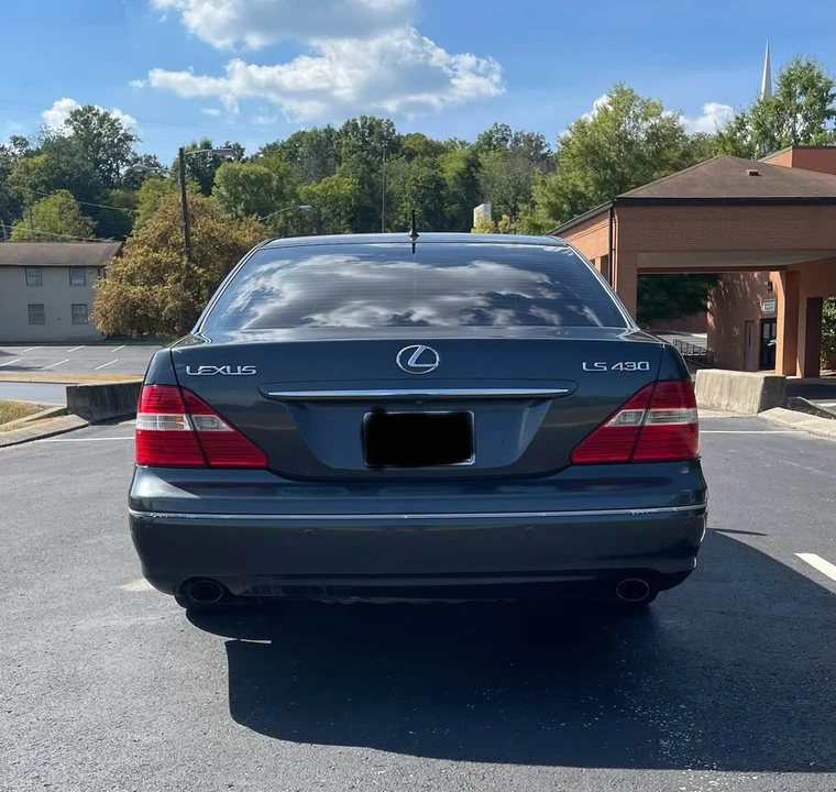 2004 Lexus LS 3rd Gen - Image 5 of 14