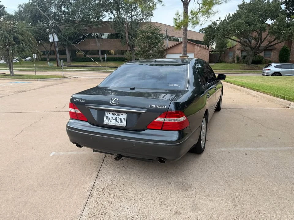 2004 Lexus LS 3rd Gen - Image 9 of 15