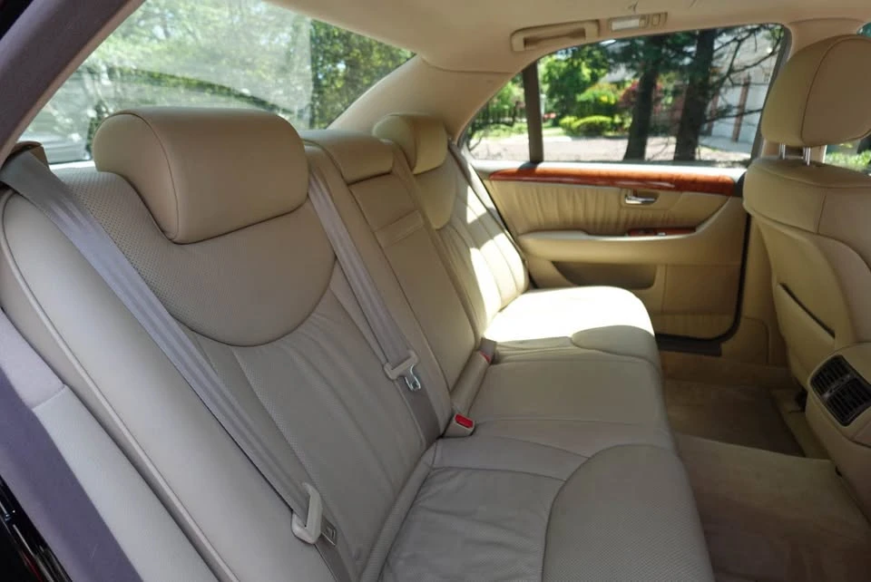 2004 Lexus LS 3rd Gen - Image 12 of 18