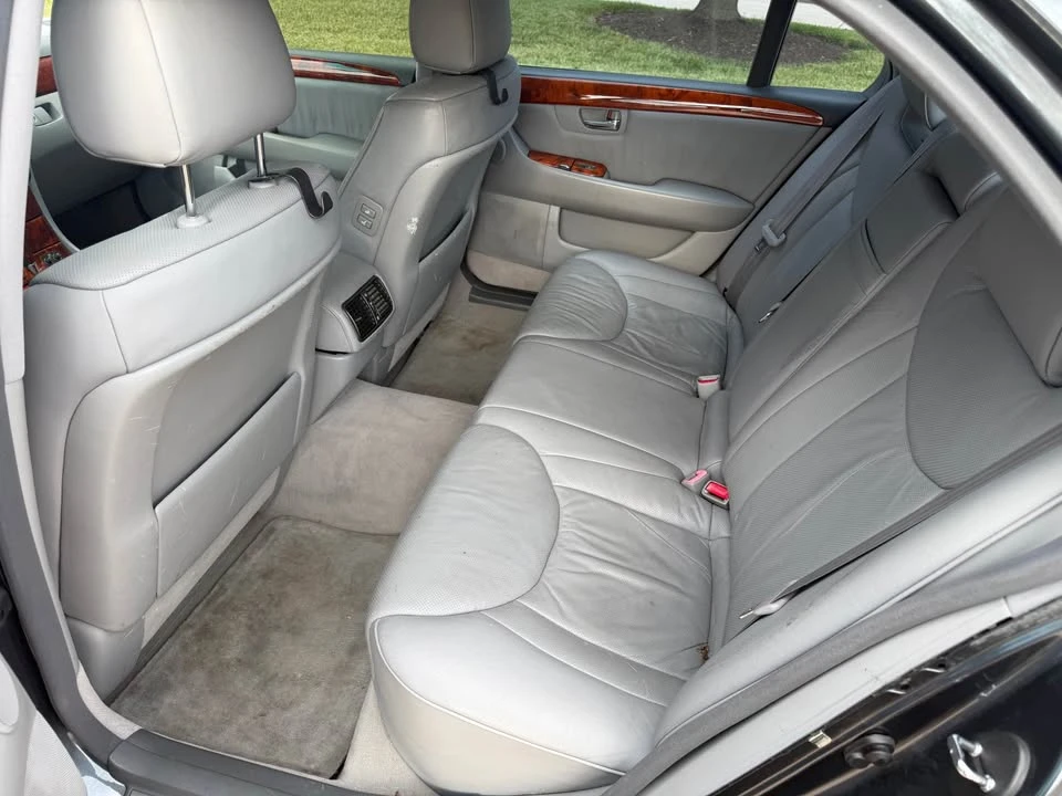 2004 Lexus LS 3rd Gen - Image 14 of 15