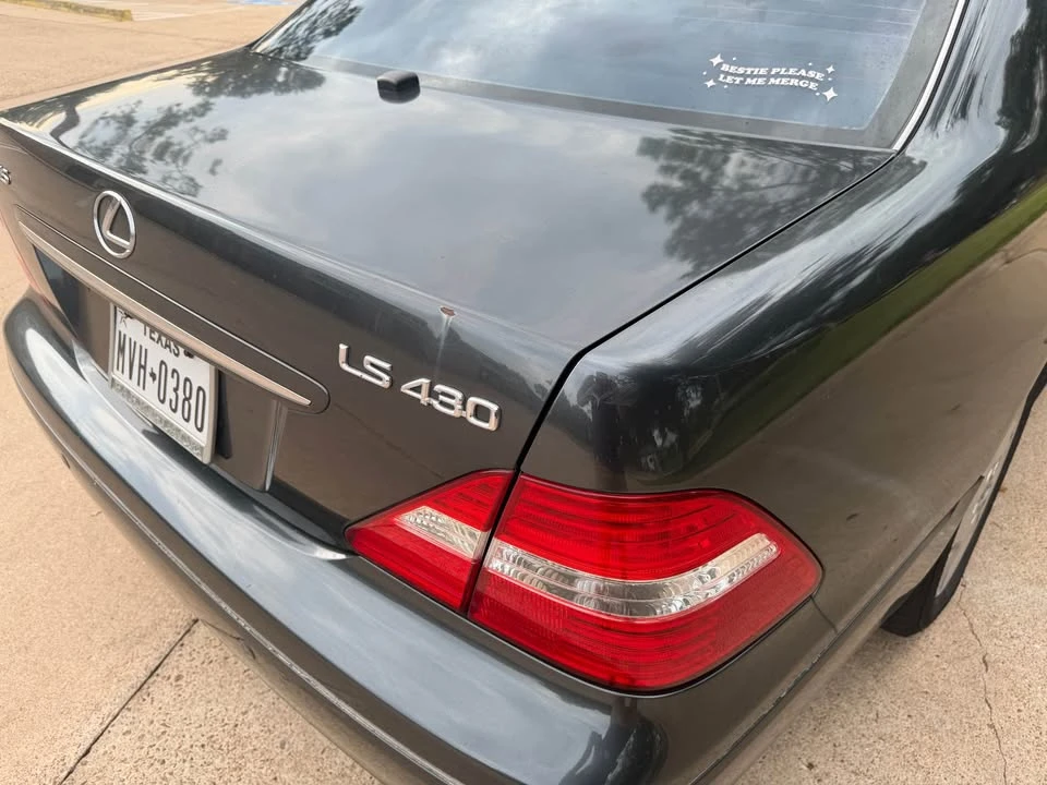 2004 Lexus LS 3rd Gen - Image 11 of 15