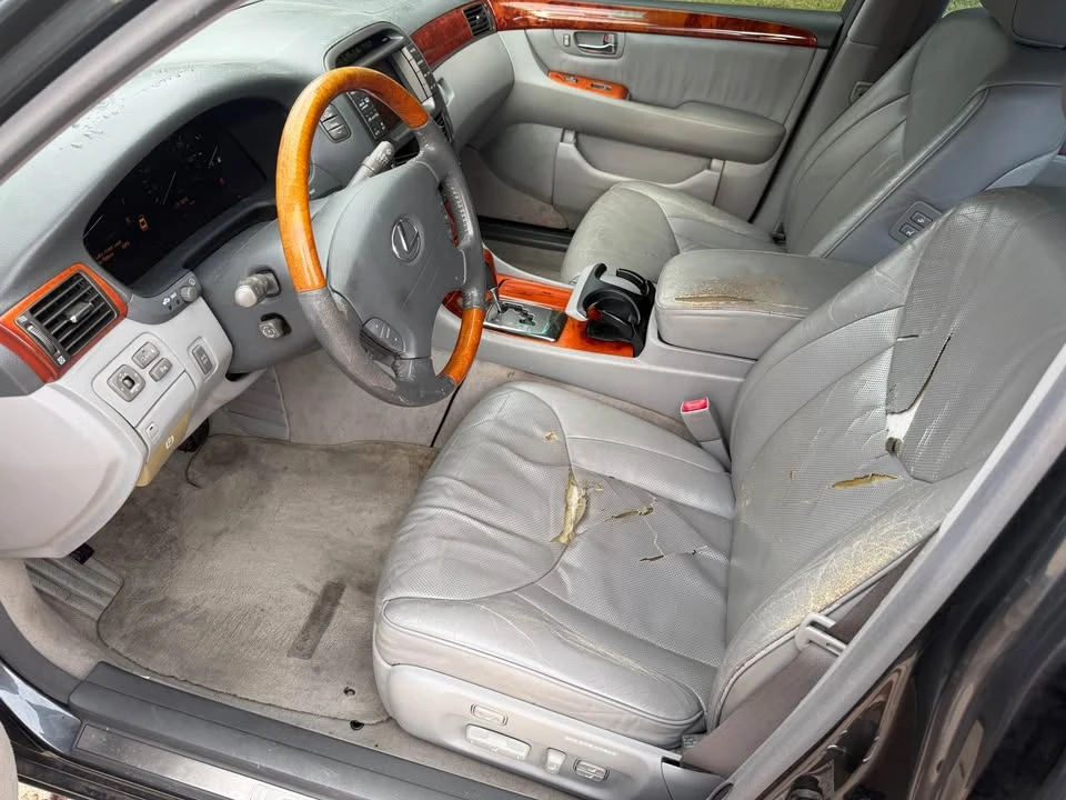 2004 Lexus LS 3rd Gen - Image 15 of 15