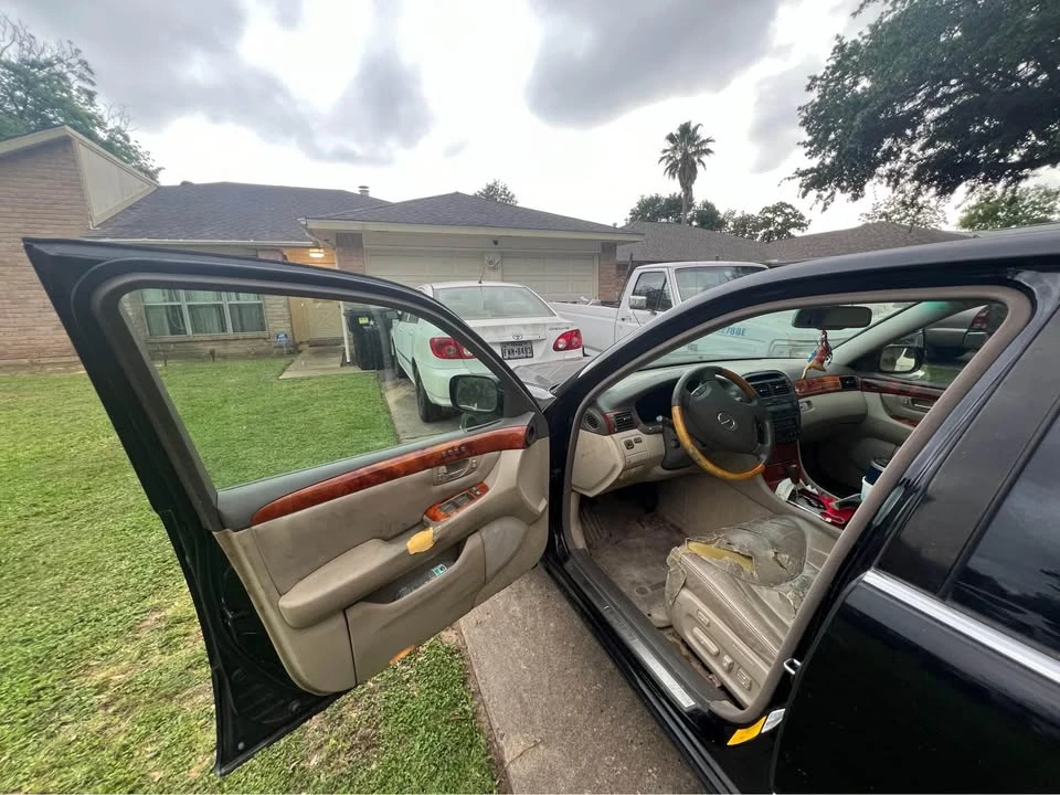 2004 Lexus LS 3rd Gen - Image 5 of 19