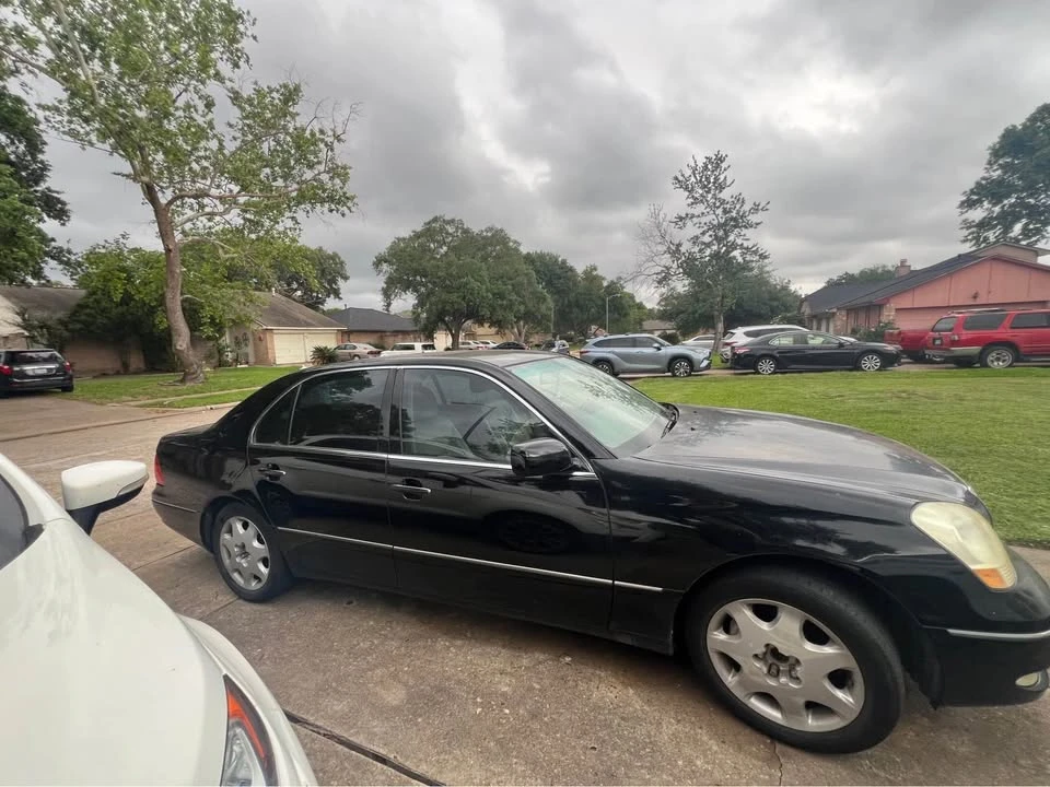 2004 Lexus LS 3rd Gen - Image 2 of 19