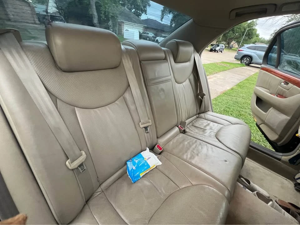 2004 Lexus LS 3rd Gen - Image 9 of 19