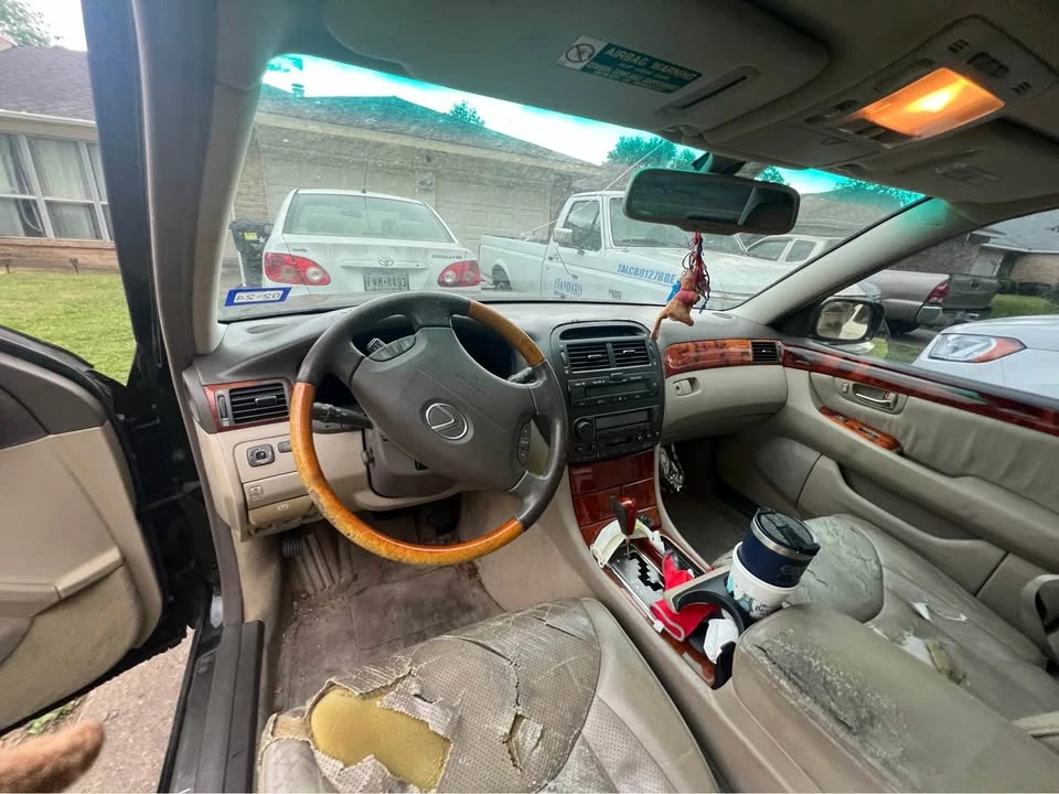 2004 Lexus LS 3rd Gen - Image 16 of 19