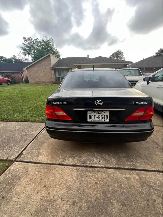 2004 Lexus LS 3rd Gen - Image 3 of 19