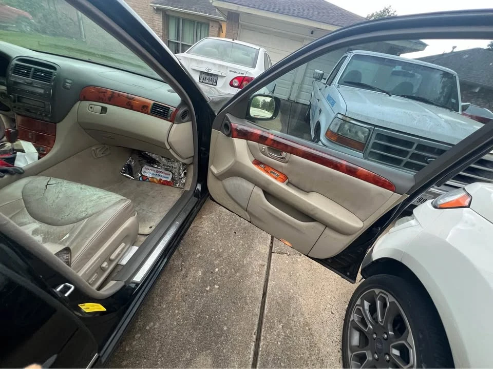 2004 Lexus LS 3rd Gen - Image 11 of 19