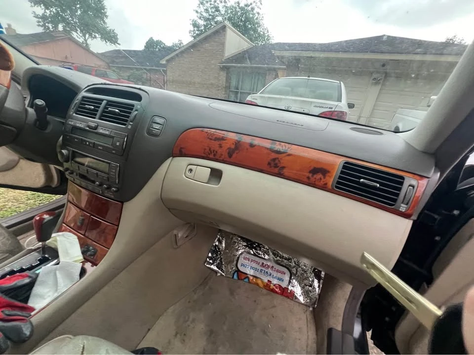 2004 Lexus LS 3rd Gen - Image 19 of 19