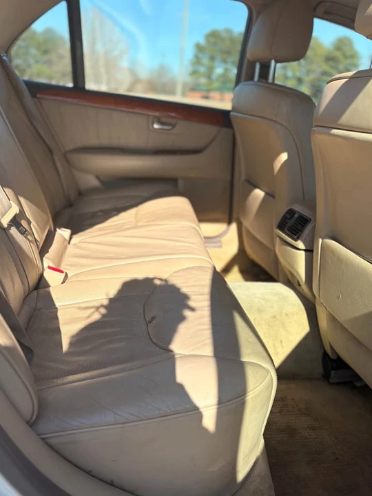 2004 Lexus LS 3rd Gen - Image 12 of 17