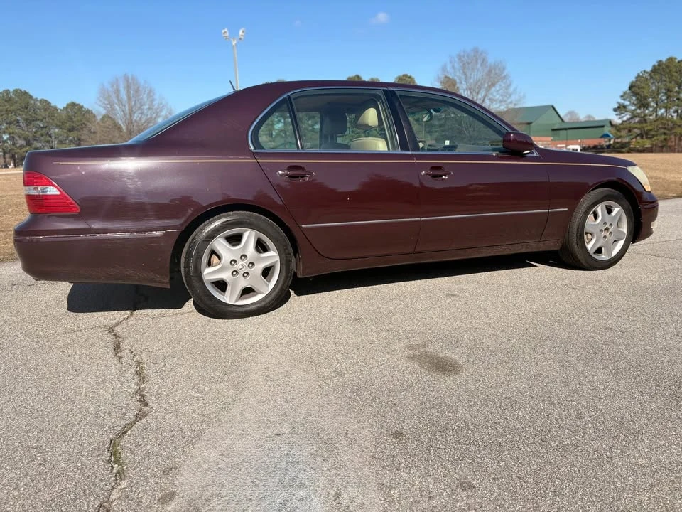 2004 Lexus LS 3rd Gen - Image 7 of 17